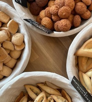 Corbeilles de macarons, canistrelli et navettes